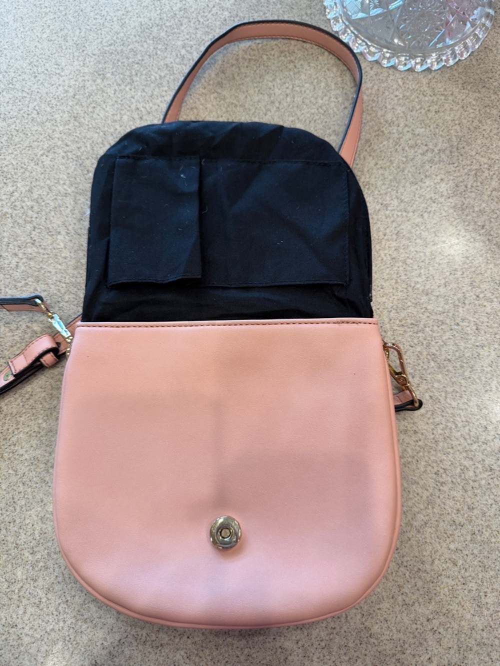 Women's Pink Saddle Crossbody Bag with Gold Ring Handle Cesca vintage 90s - Picture 2 of 11